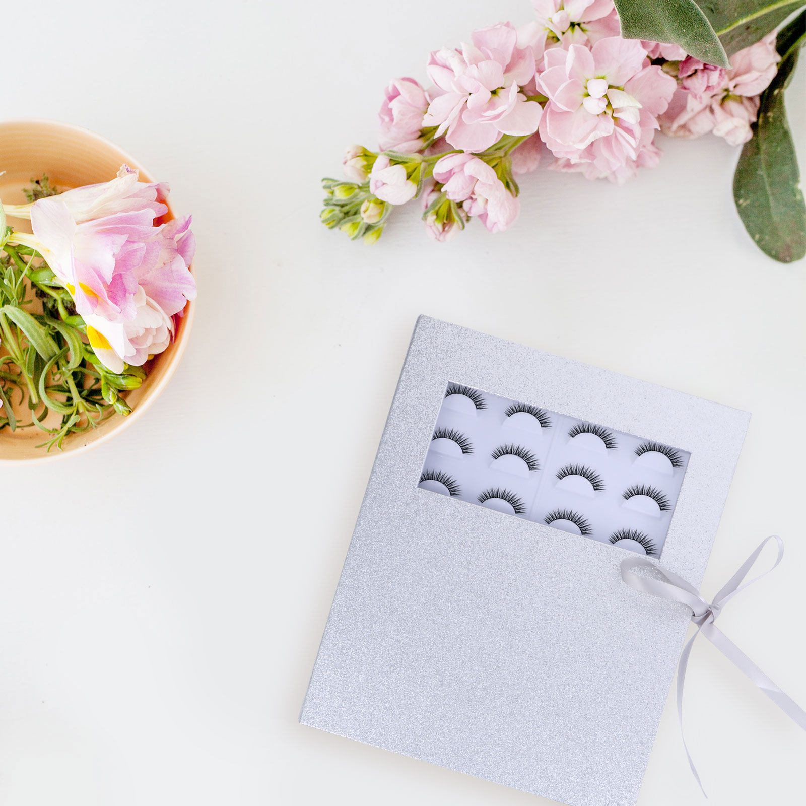 つけまつげオーガナイザーボックス（トレイ付き）軽量で持ち運び - Lash Tray Organizer のレビューと価格